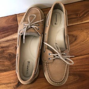 Sperry size 9
